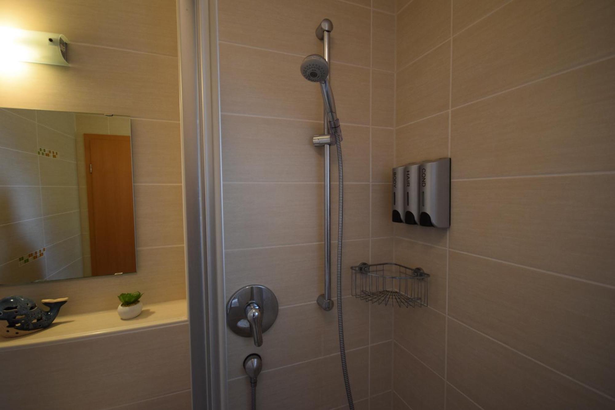 Nestwerk Komfort R23-12 - Balkon, Arbeitsplatz & Zentrumsnah Apartment Biberach an der Riß