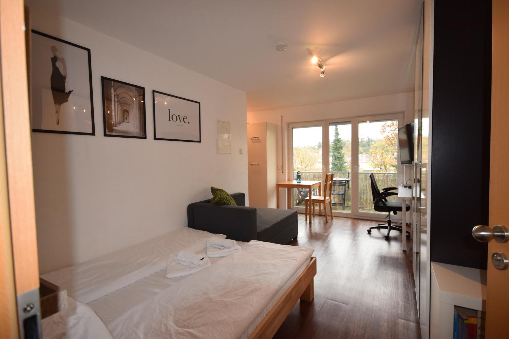 Nestwerk Komfort R23-12 - Balkon, Arbeitsplatz & Zentrumsnah Apartment *